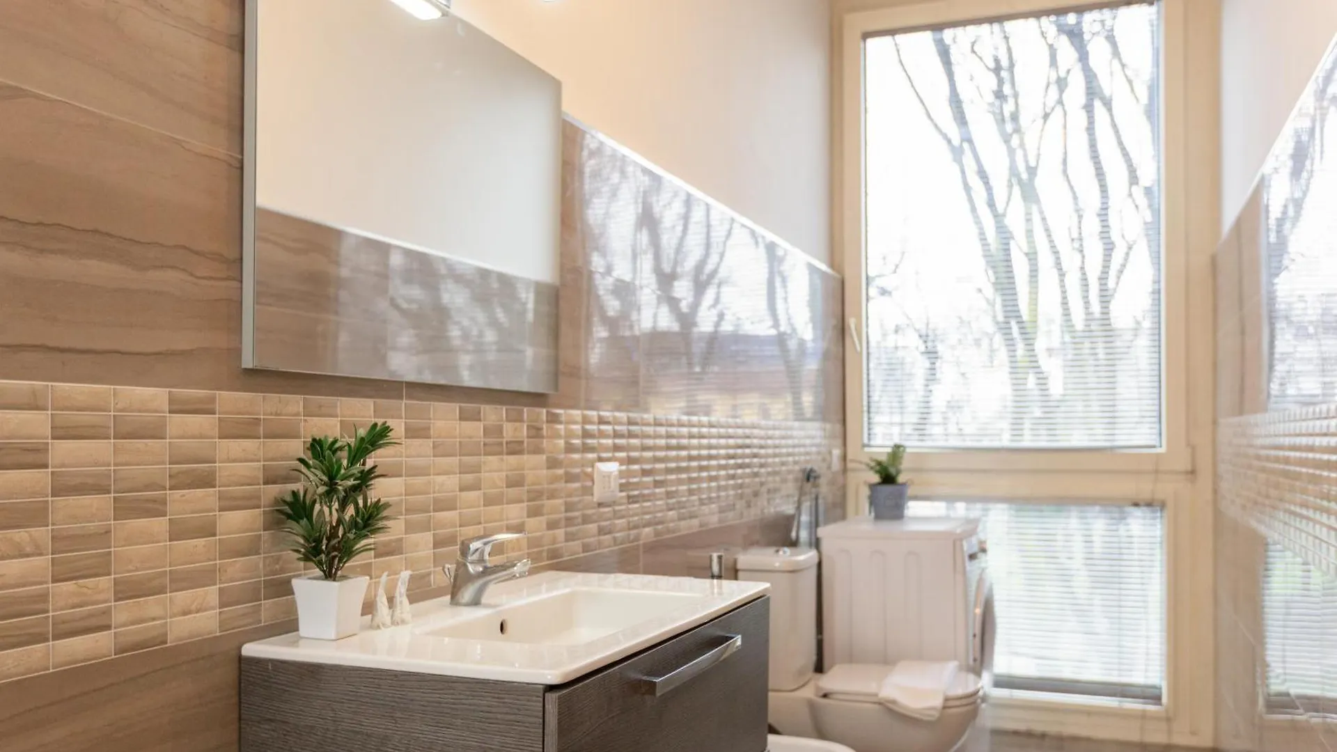 Honey Exclusive Apartment - Train Station - Near Center Milan