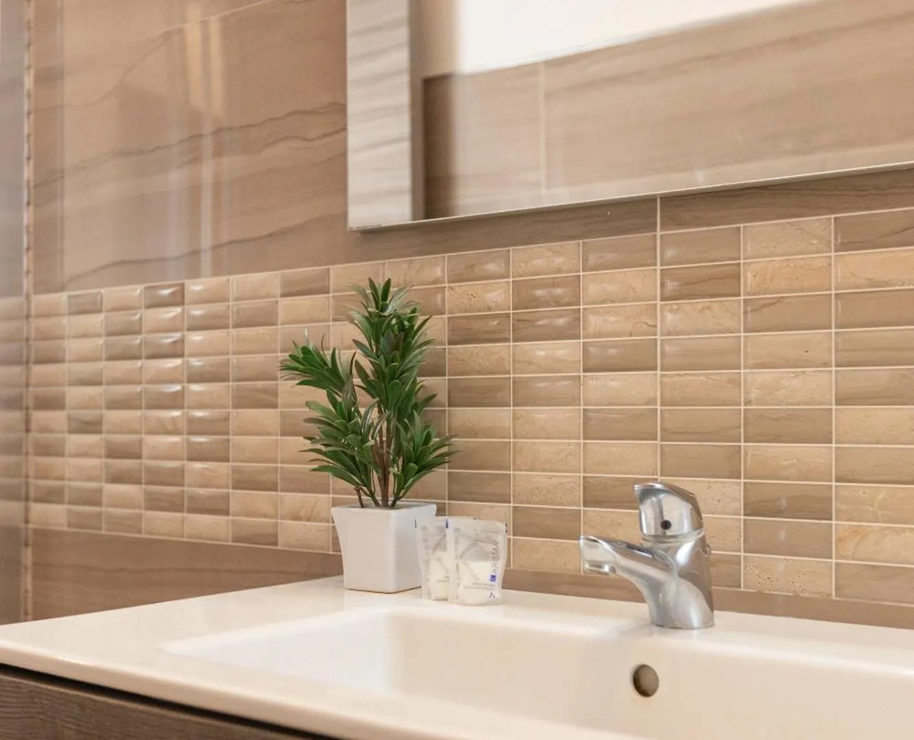 Honey Exclusive Apartment - Train Station - Near Center Milan