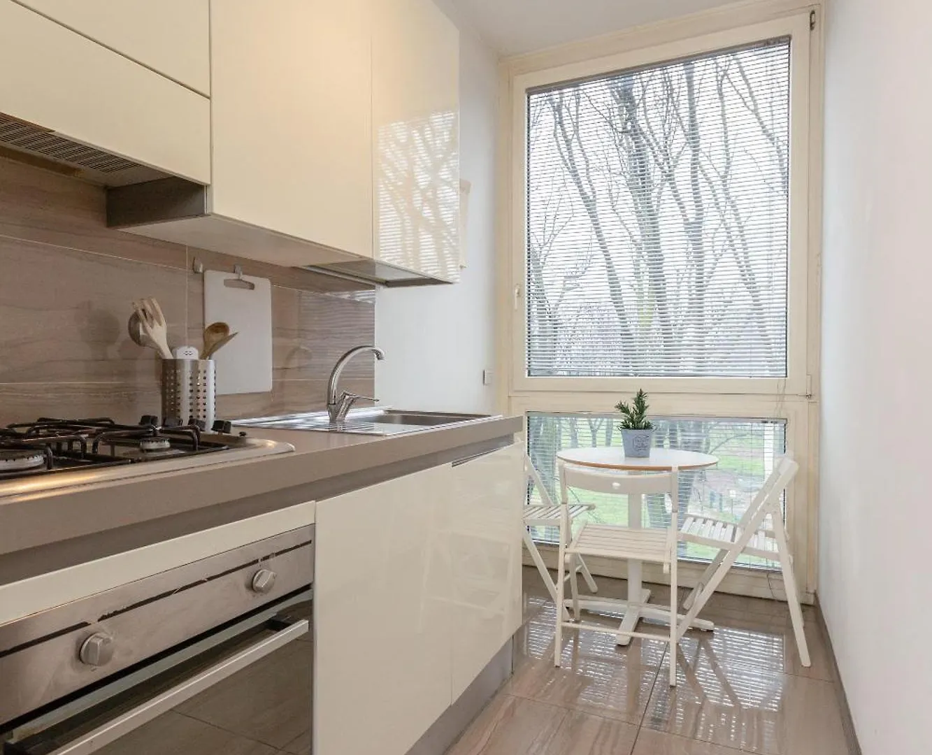 Honey Exclusive Apartment - Train Station - Near Center Milan 0*,  Italy
