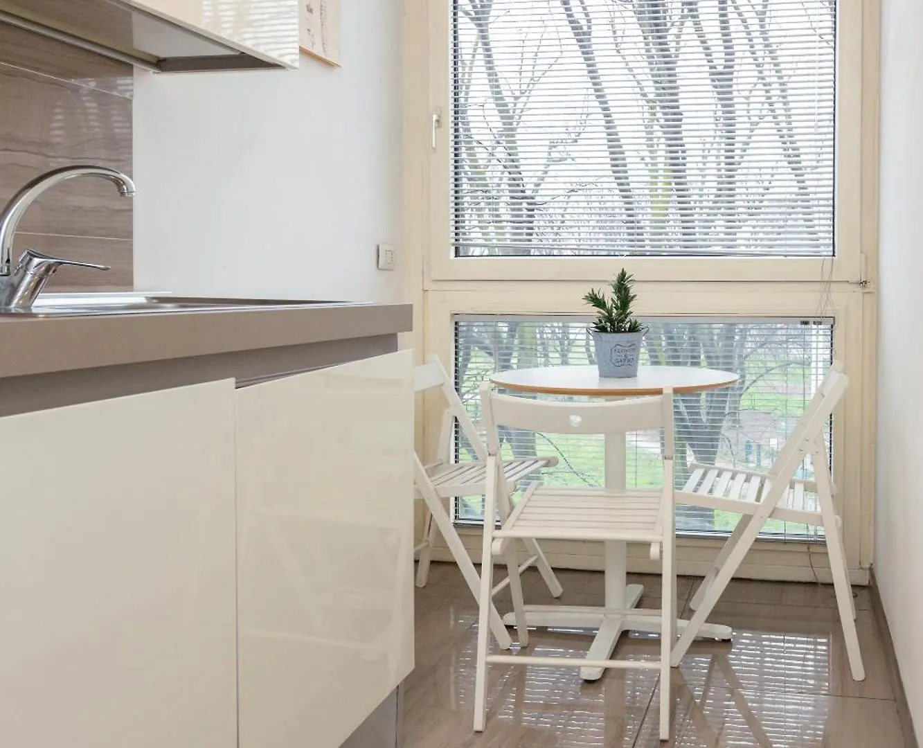 Honey Exclusive Apartment - Train Station - Near Center Milan Italy